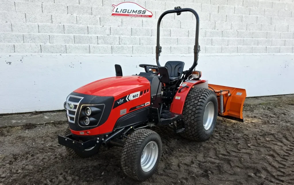 Fieldtrac 922 ar lielām riepām