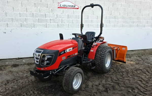 Fieldtrac 922 ar lielām riepām